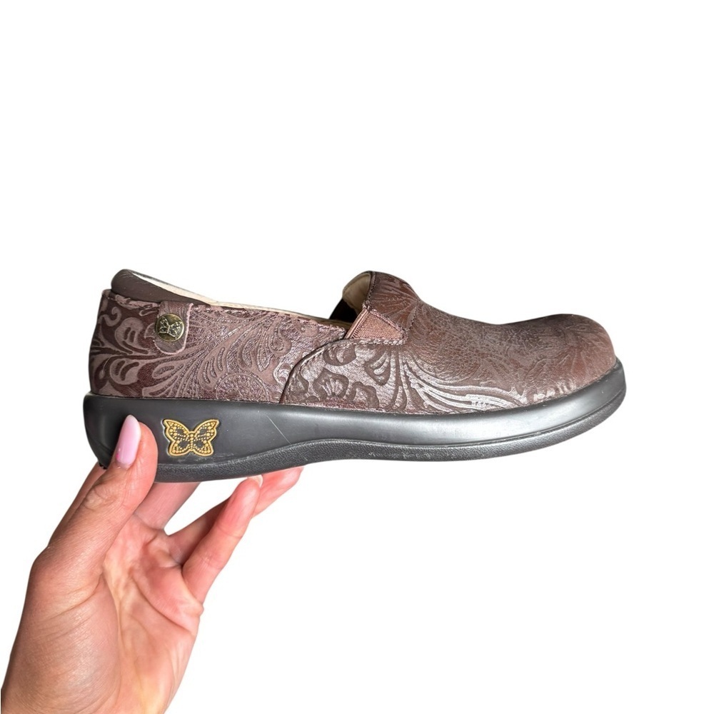 Alegria KEL-433 Brown Embossed Leather Clogs 38 Boho Comfort Slip On Nurse Work